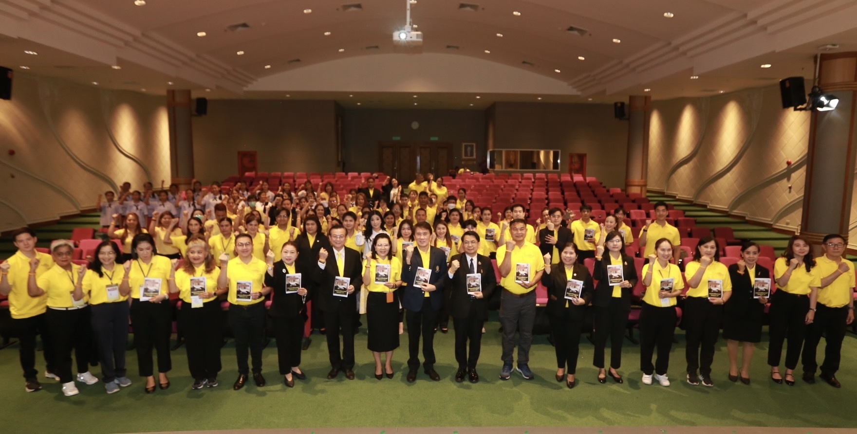 ทิพยประกันภัย สืบสานศาสตร์พระราชา จากหลอดสีพระทนต์สู่แรงบันดาลใจแห่งทันตนวัตกรรม